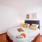 #065 Zulmira Flat By Home Holidays